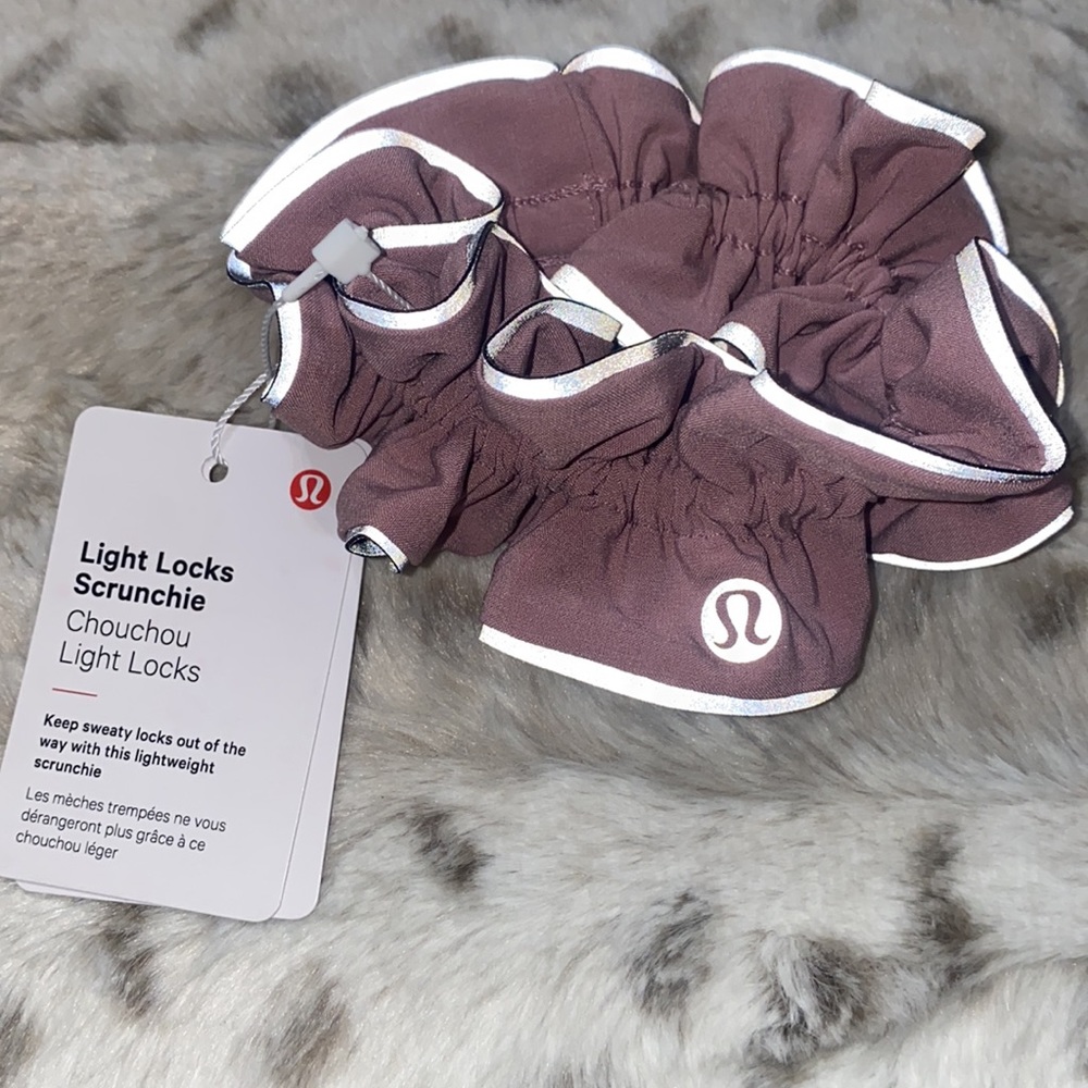 NWT LULULEMON Light Locks Scrunchie - Picture 9 of 16